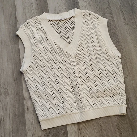 Zara White Crochet Vest size Medium - Picture 4 of 10